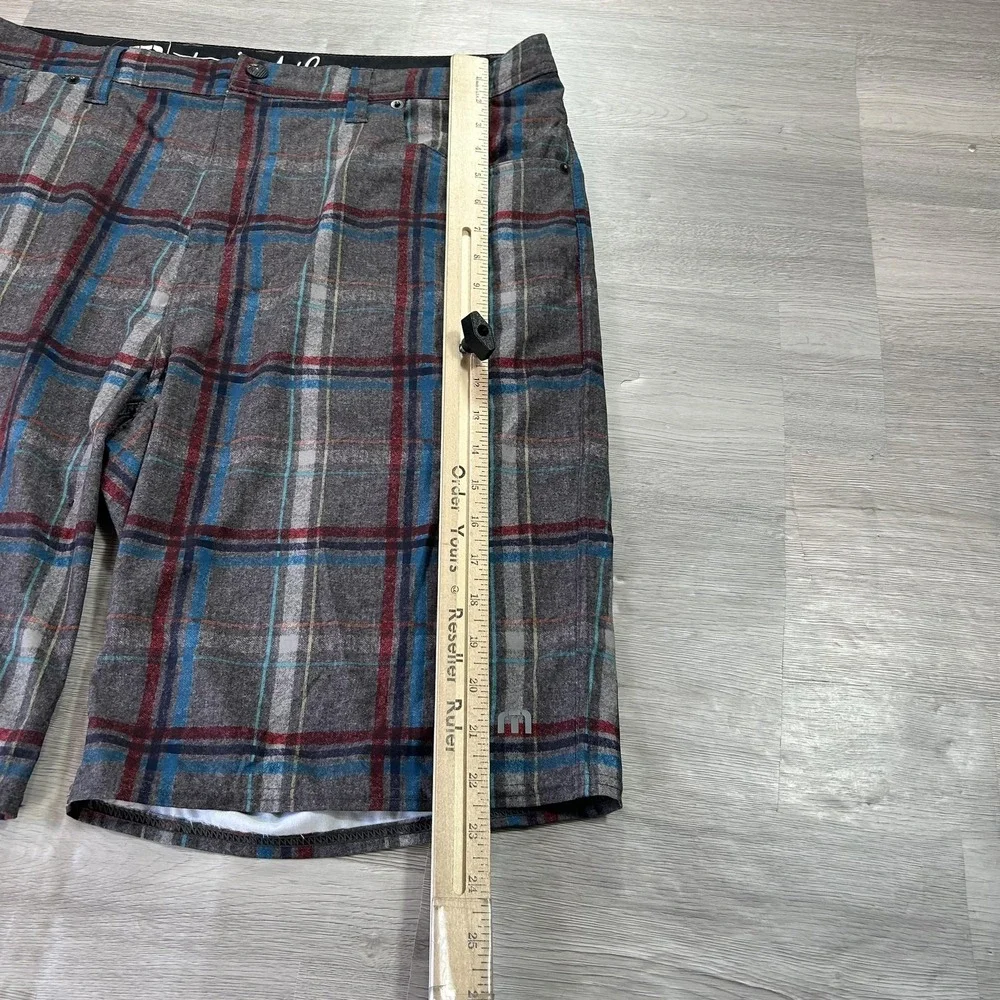 Travis Mathew‎ Shorts Mens 38 Gray Plaid Golf Stretch Performance Casual Chino